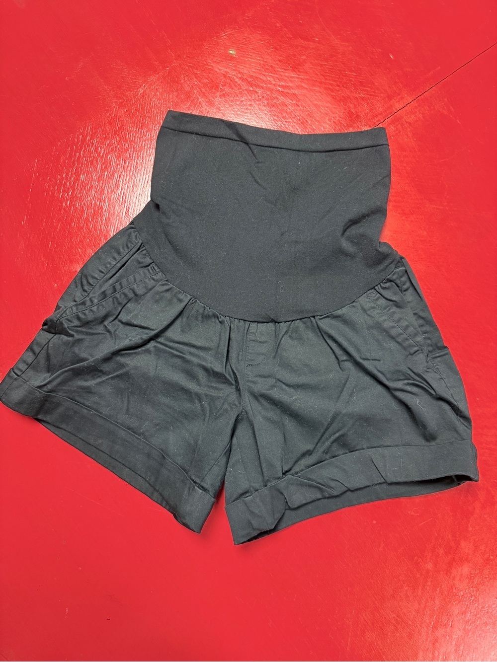 MOTHERHOOD MATERNITY BLACK SHORTS